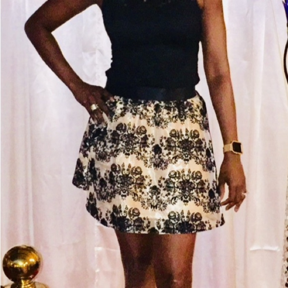 Express Elegant Black and Cream Mini Skirt